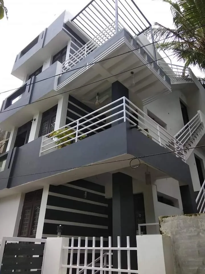 ホームステイ Immanuel Home Stay Kochi